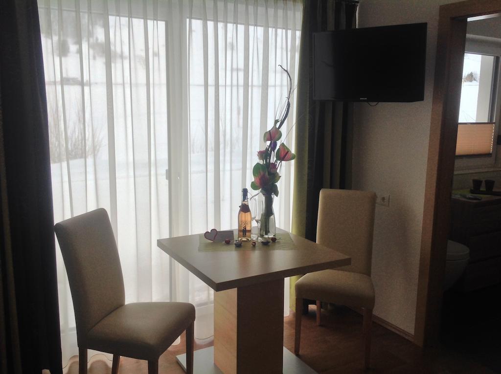 Fabienne Apartment Galtuer Room photo